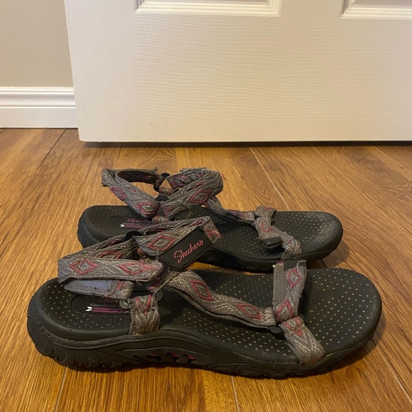 Sketchers Sandles - Picture 4 of 6